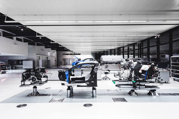 Вижте къде се произвежда Bugatti Chiron