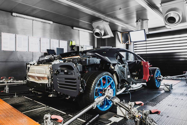 Вижте къде се произвежда Bugatti Chiron
