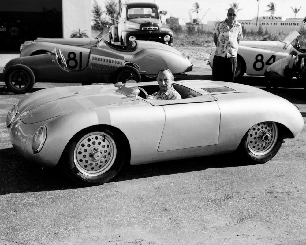 Запознайте се с най-редките и радикални модели на Porsche (ВИДЕО)
