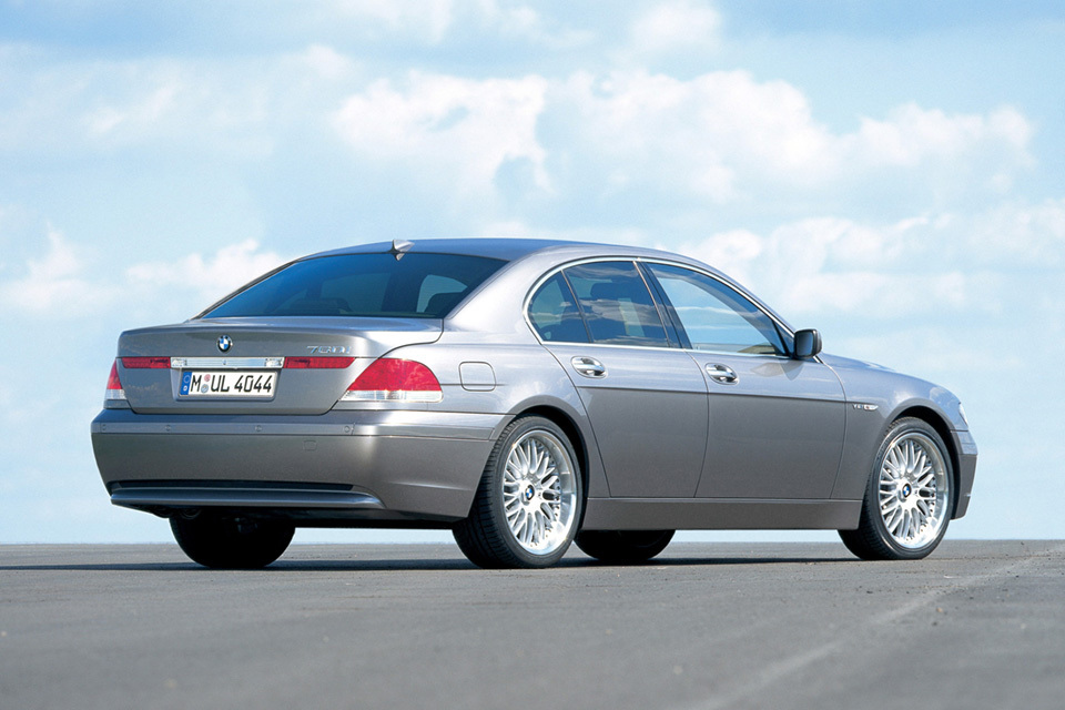 Как еволюира V12 двигателя на BMW през годините Как еволюира V12 двигателя на BMW през годините