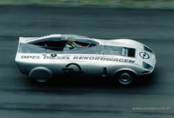 Мистериозната кола на Opel, която счупи 20 рекорда Мистериозната кола на Opel, която счупи 20 рекорда