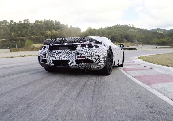 Новата суперкола на McLaren спира от 200 км/ч за 4,6 секунди (Видео)