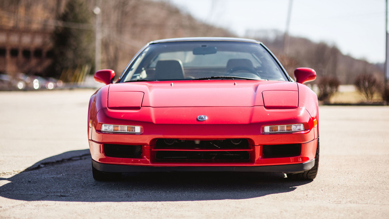 Супер рядка Honda NSX се продава в интернет Супер рядка Honda NSX се продава в интернет