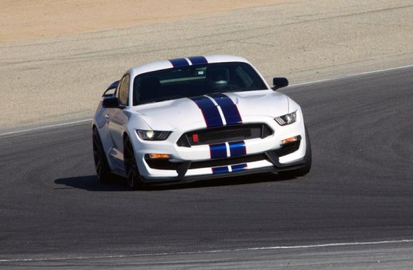 Съдят Ford заради проблеми с Shelby GT350 Mustang