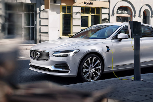 Шефът на Volvo: Бъдещето е в електромобилите