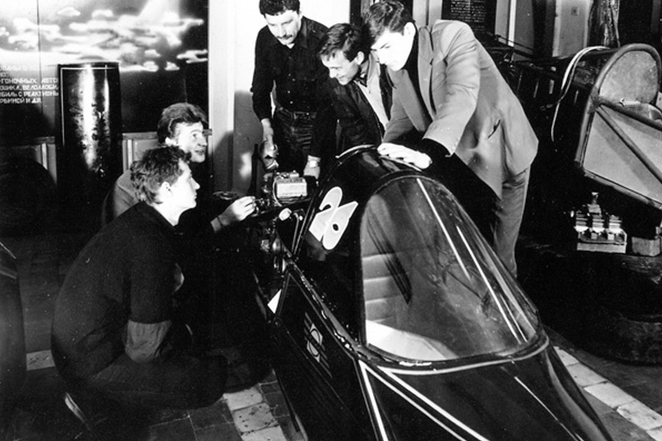 Неразказаната история на съветските драгстери Неразказаната история на съветските драгстери