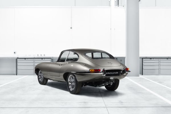 Jaguar възражда класическия E-Type 