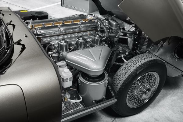Jaguar възражда класическия E-Type 