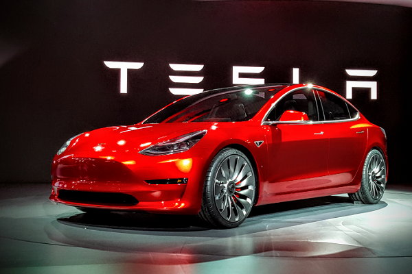 Tesla с рекордни продажби за първото тримесечие