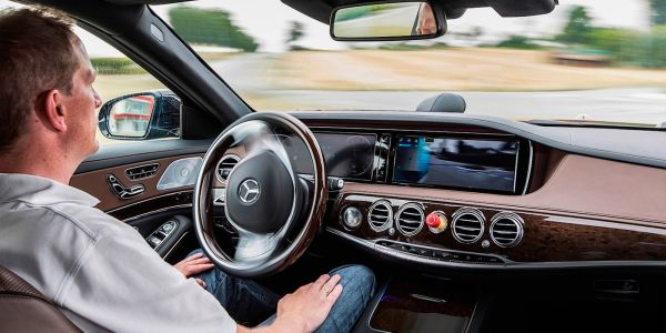 Daimler и Bosch ще правят заедно безпилотни коли