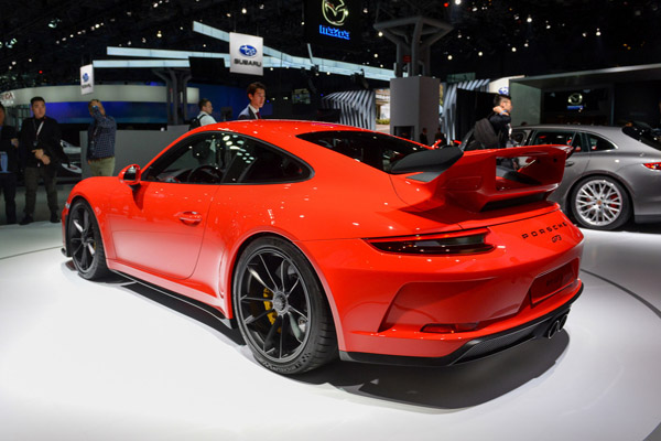 Още мощност за освежения Porsche 911 GT3 Още мощност за освежения Porsche 911 GT3