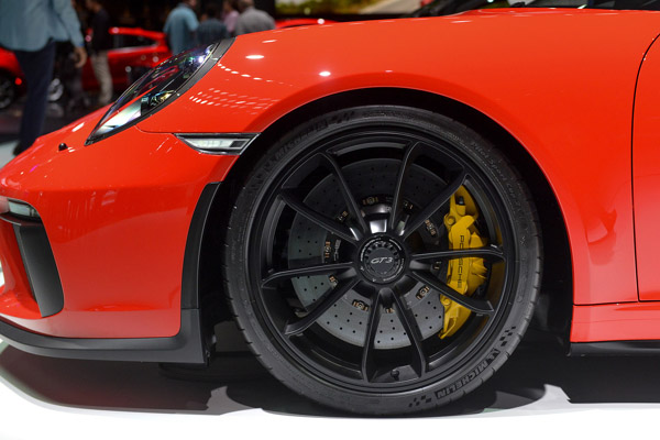 Още мощност за освежения Porsche 911 GT3 Още мощност за освежения Porsche 911 GT3