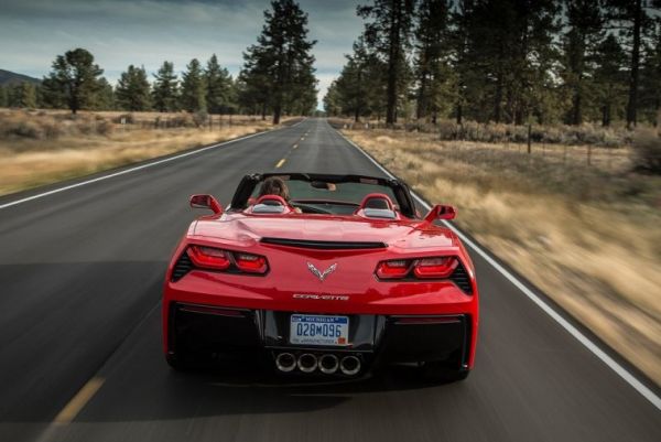 Шофьор на Corvette катастрофира в два града за 7 минути