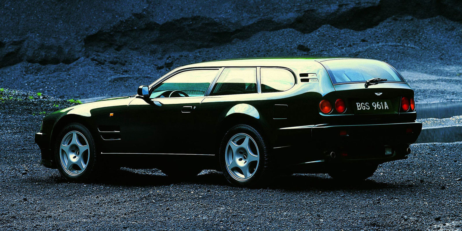 Супер рядко комби на Aston Martin отива на търг Супер рядко комби на Aston Martin отива на търг