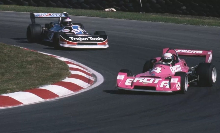 Кои са 8-те най-розови състезателни автомобили в историята Кои са 8-те най-розови състезателни автомобили в историята