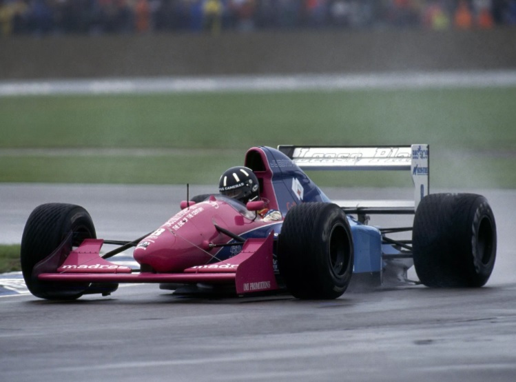 Кои са 8-те най-розови състезателни автомобили в историята Кои са 8-те най-розови състезателни автомобили в историята