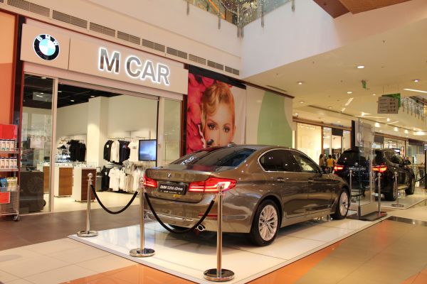 Новото BMW Серия 5 - вече в шоурума BMW Pop-Up M Car в София