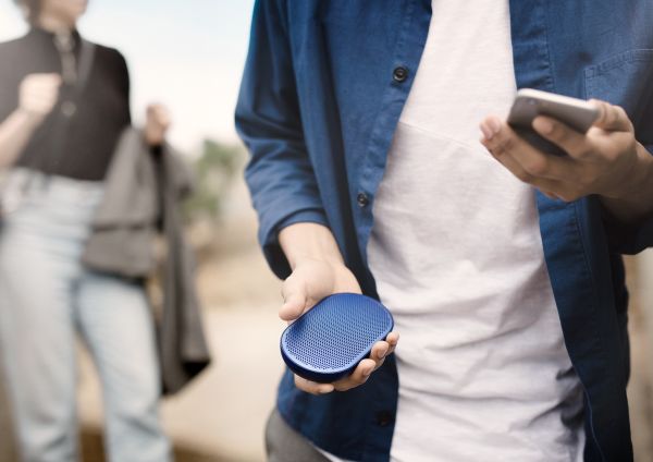 Bang&Olufsen представи безжична тонколона без бутони