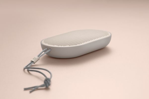 Bang&Olufsen представи безжична тонколона без бутони