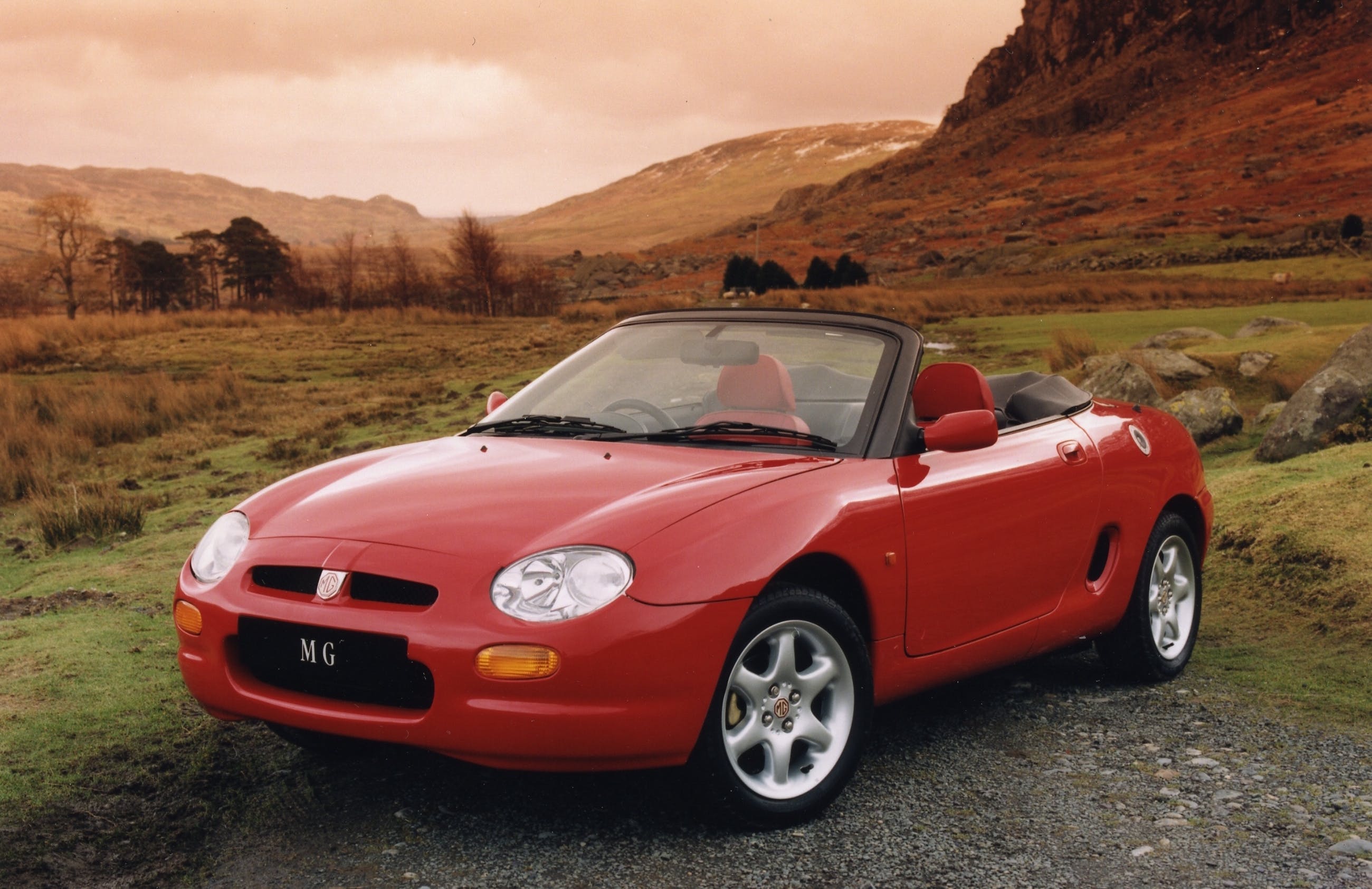 10 евтини джобни ракети със средно разположен двигател 10 евтини джобни ракети със средно разположен двигател