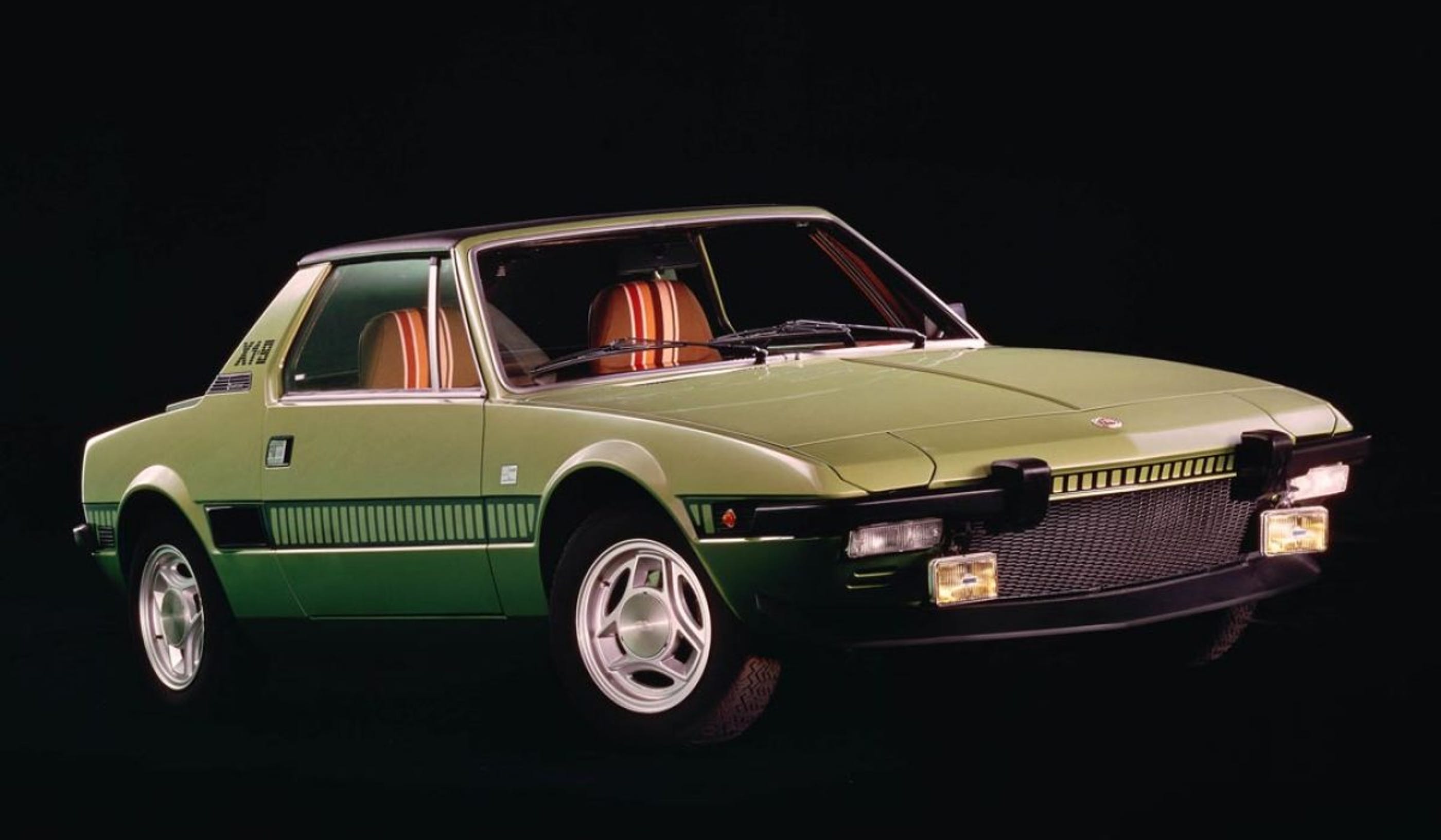 10 евтини джобни ракети със средно разположен двигател 10 евтини джобни ракети със средно разположен двигател