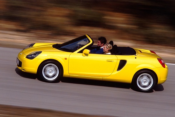 10 евтини джобни ракети със средно разположен двигател 10 евтини джобни ракети със средно разположен двигател