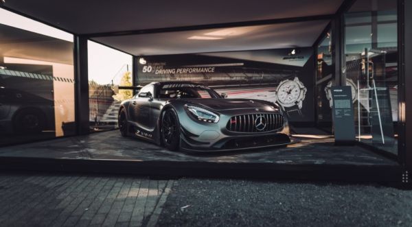 Mercedes-AMG показа още един юбилеен автомобил
