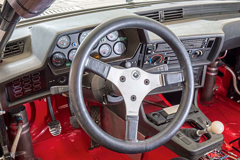 Как се промени състезателният волан през годините
Как се промени състезателният волан през годините