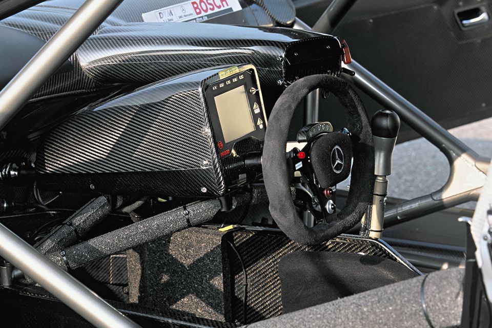 Как се промени състезателният волан през годините
Как се промени състезателният волан през годините