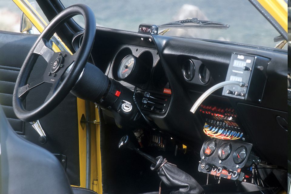 Как се промени състезателният волан през годините
Как се промени състезателният волан през годините