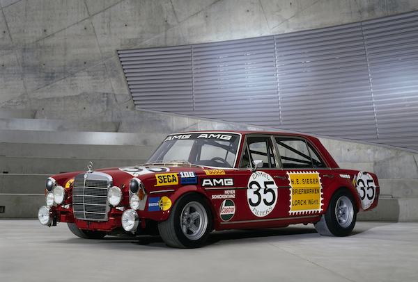 AMG отпразнува 50 години с вълнуващо видео AMG отпразнува 50 години с вълнуващо видео