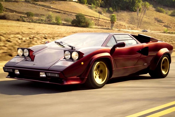 Какво е да караш Lambo-то на бившия си шеф? (ВИДЕО) Какво е да караш Lambo-то на бившия си шеф? (ВИДЕО)