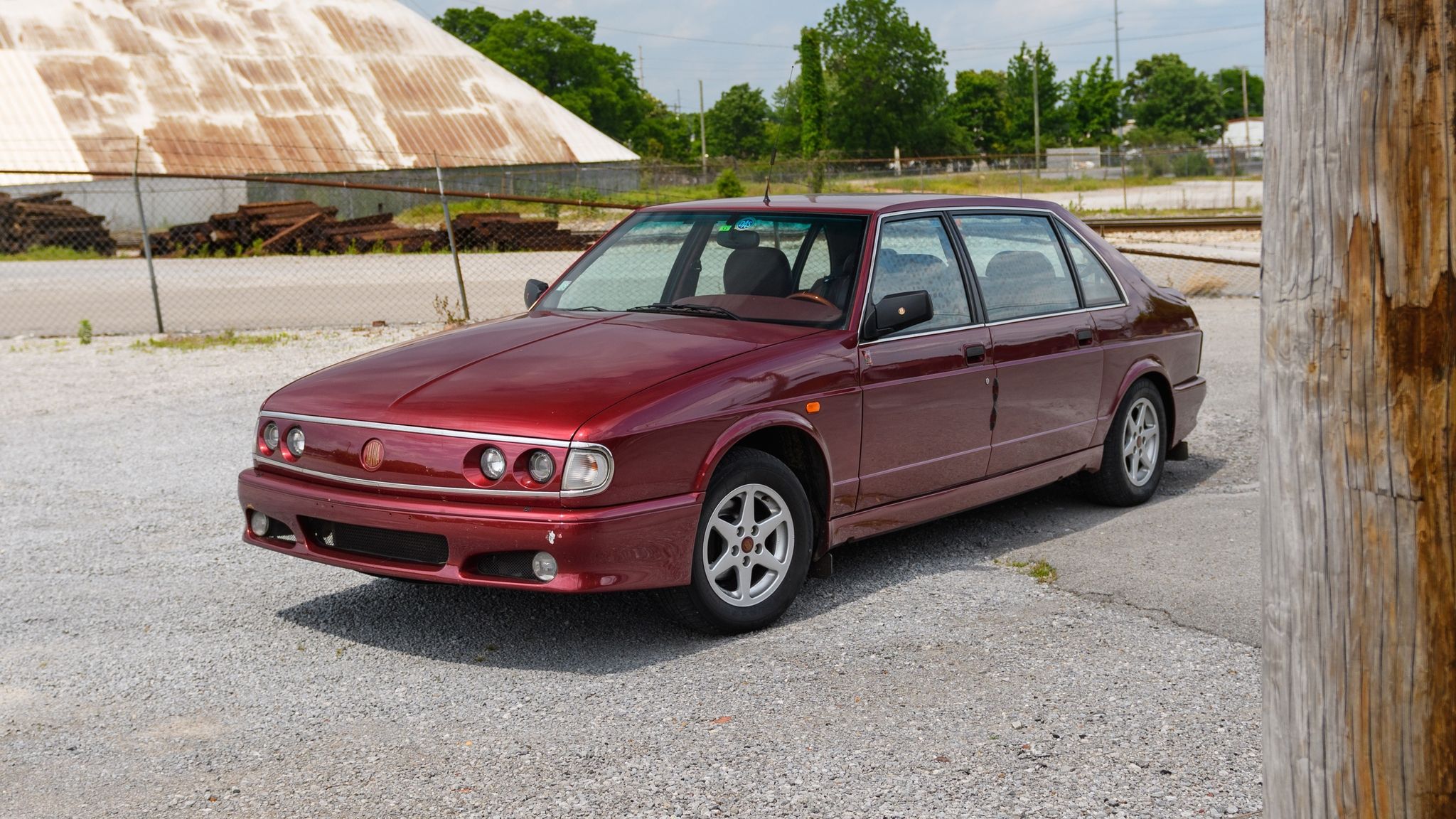 Tatra T700: автомобилът, който трябваше да пребори Mercedes и BMW Tatra T700: автомобилът, който трябваше да пребори Mercedes и BMW