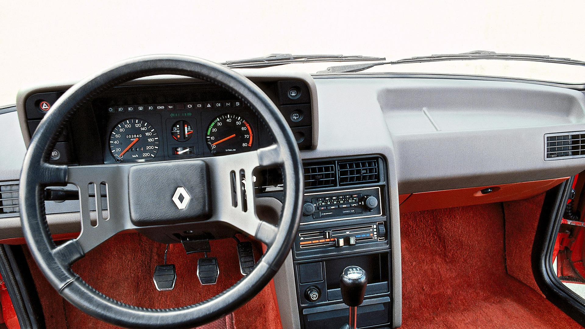 Провал ли беше появата на Renault Fuego? Провал ли беше появата на Renault Fuego?