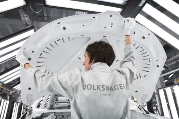 Volkswagen изтегля 760 000 коли в сервизите