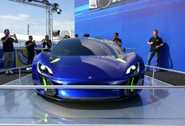 Испанци показаха суперхибрид с 1000 к.с.