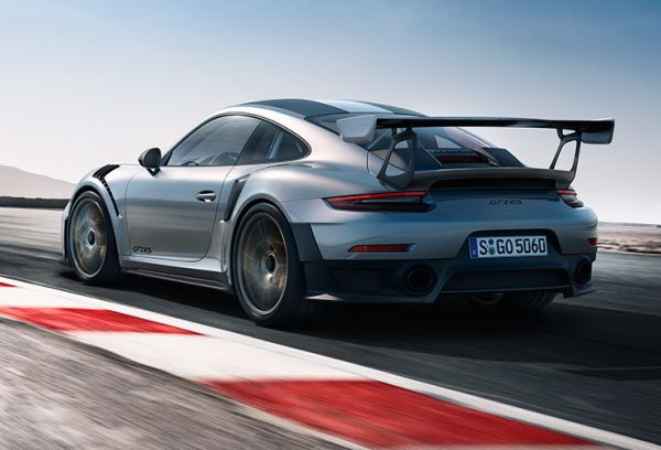 Пилотите на Porsche тестваха най-мощното 911 в историята (ВИДЕО)