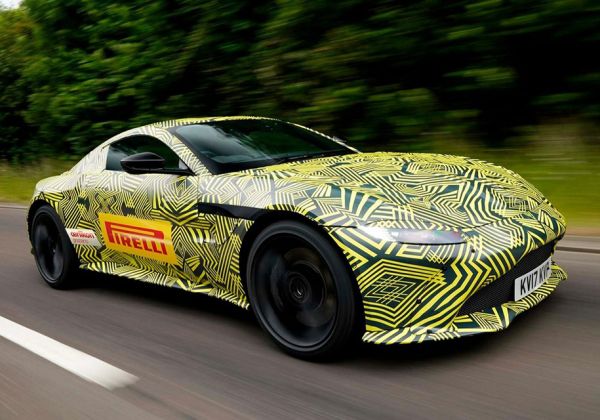 Aston Martin подготвя новия Vantage за премиерата му