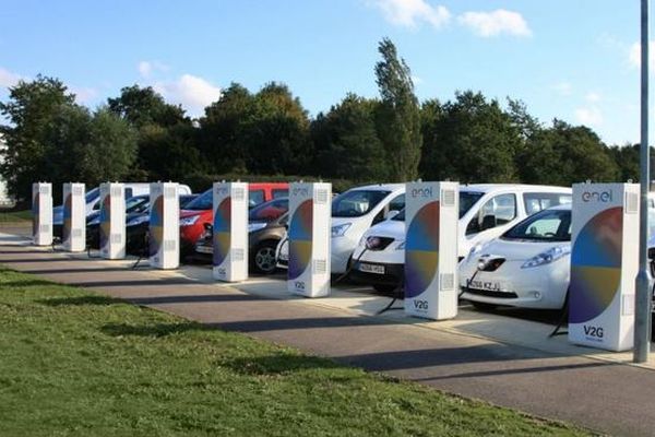 Собственици на Nissan печелят по 1300 евро от паркиран автомобил