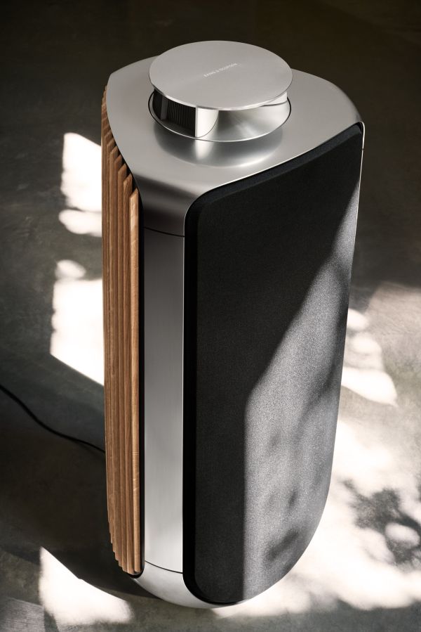 Тонколоните BeoLab 50: Мощен звук с перфектен баланс
