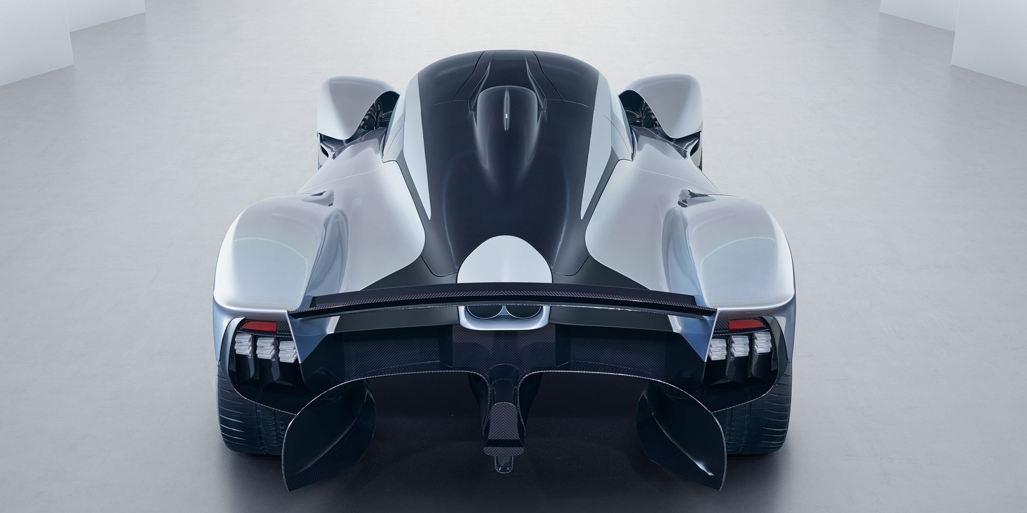 Aston Martin разработва конкурент на Ferrari 488 Aston Martin разработва конкурент на Ferrari 488