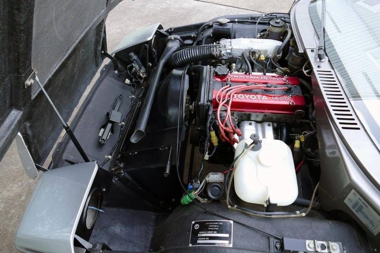 Уникален Lotus се продава за 86 000 долара Уникален Lotus се продава за 86 000 долара