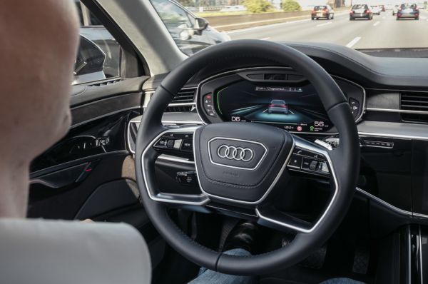 Автопилотът на Audi ще позволява на шофьора да гледа телевизия