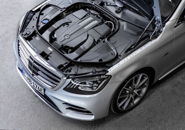 Хибридният Mercedes-Benz S-Class се оказа по-икономичен от Prius