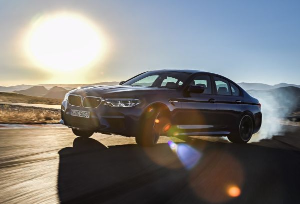 BMW увеличава мощността на новото M5