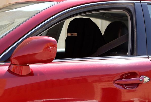 Жените в Саудитска Арабия получиха право да карат автомобили