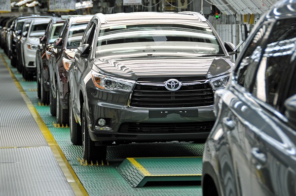 Toyota ще прави хибридни задвижващи системи в САЩ