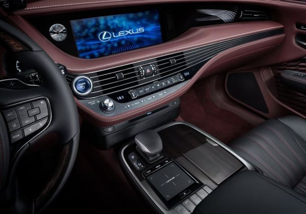 Lexus ще поставя „умен” волан в моделите си