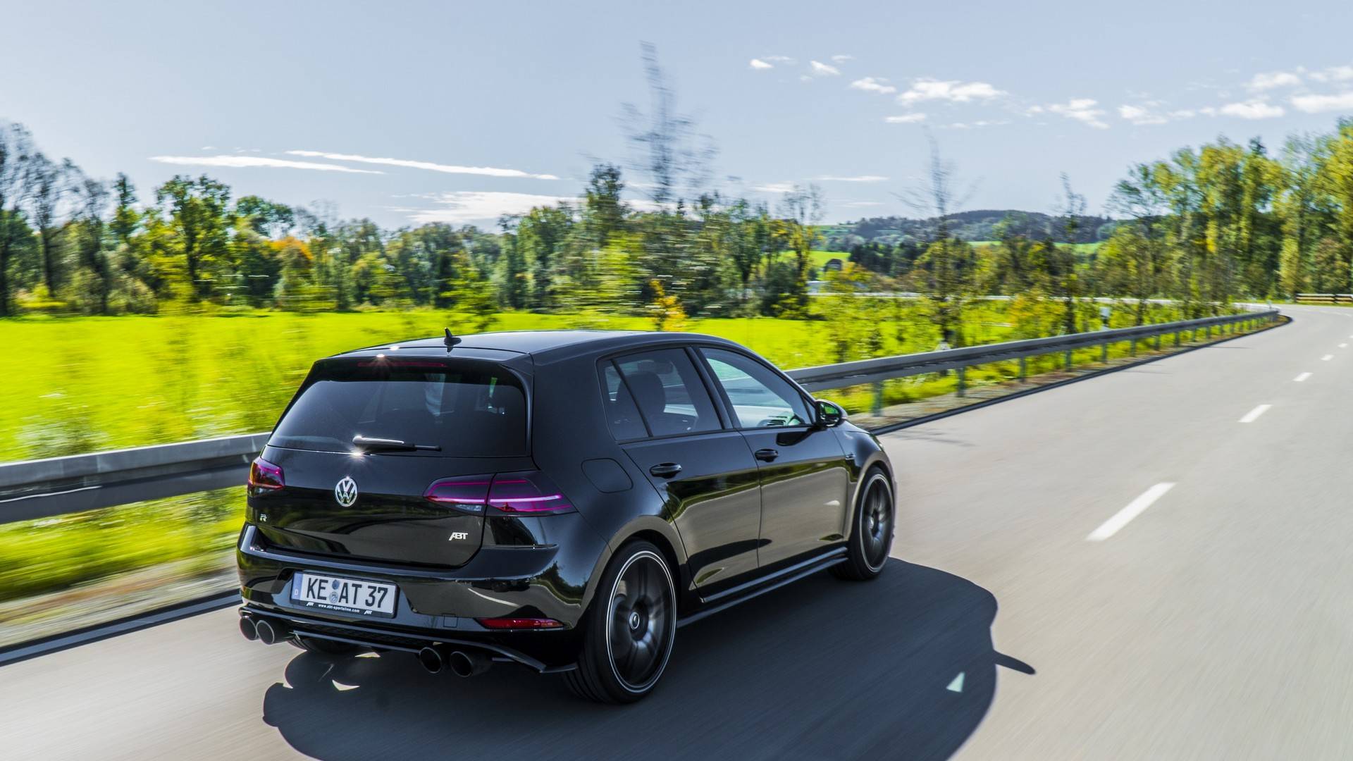 ABT представи Golf R с 400 ABT представи Golf R с 400