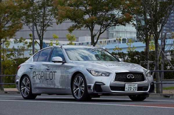 Nissan пусна автопилота си на улиците в Токио (ВИДЕО)